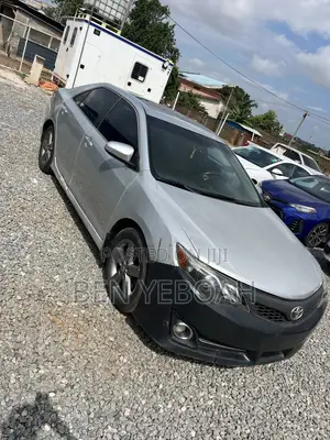 Toyota Camry SE 4dr Sedan (2.5L 4cyl 6A) 2013 Silver