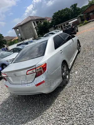 Toyota Camry SE 4dr Sedan (2.5L 4cyl 6A) 2013 Silver
