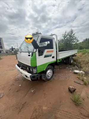 Hyundai Mighty 2000 White