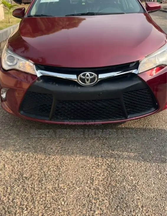 Toyota Camry LE 4dr Sedan (2.5L 4cyl 6A) 2016 Red