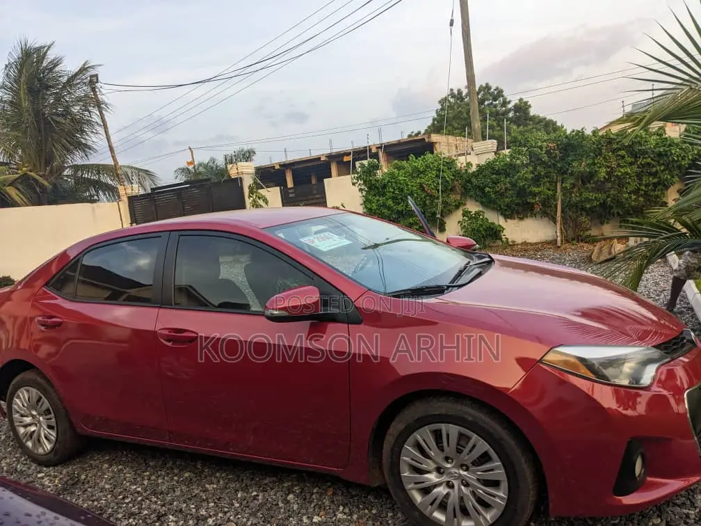 Toyota Corolla 2016 Red