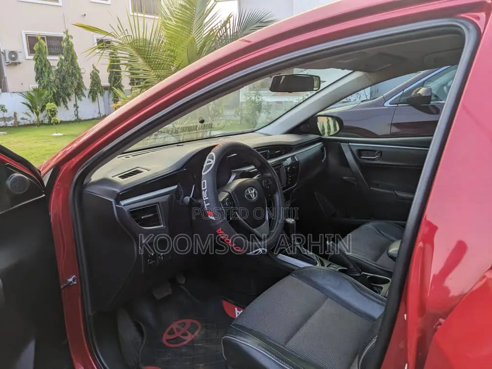 Toyota Corolla 2016 Red