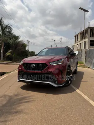 Toyota Highlander XSE 2022 Burgundy