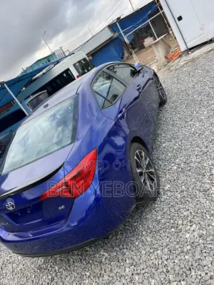 Toyota Corolla SE 4dr Sedan (1.8L 4cyl CVT) 2017 Blue