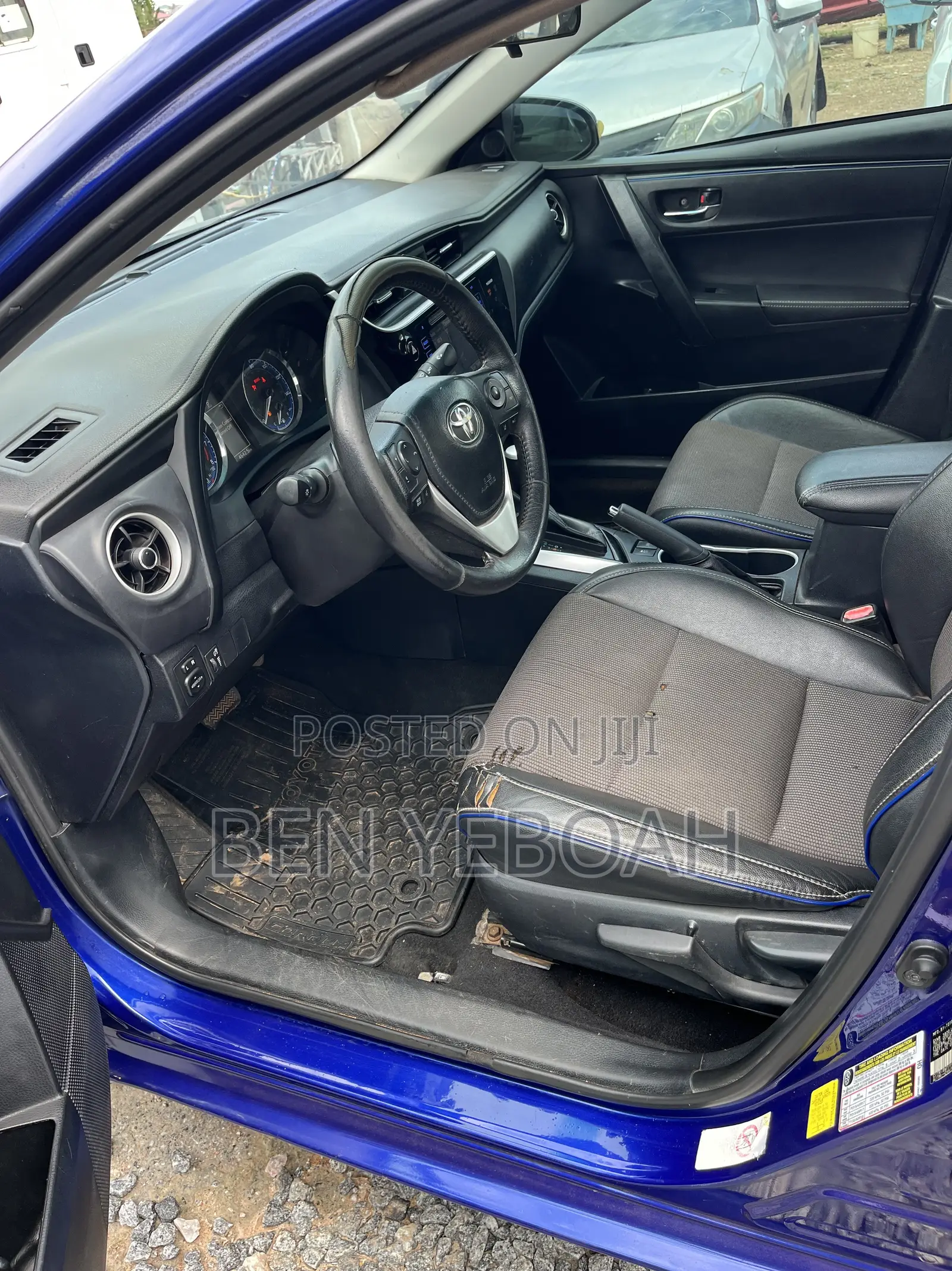 Toyota Corolla SE 4dr Sedan (1.8L 4cyl CVT) 2017 Blue
