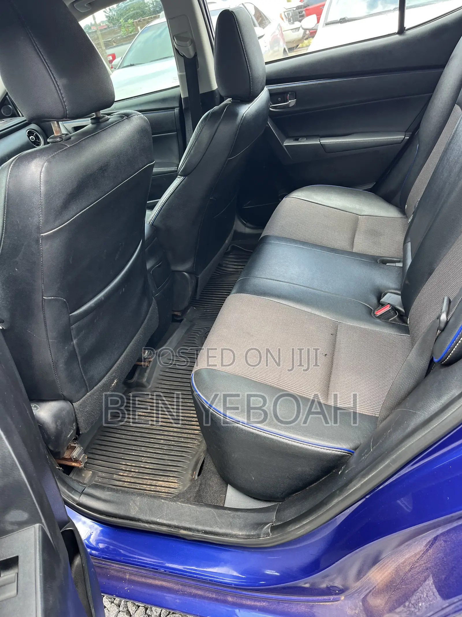 Toyota Corolla SE 4dr Sedan (1.8L 4cyl CVT) 2017 Blue