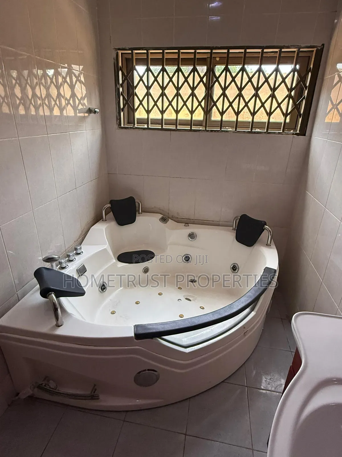 3bdrm Apartment in Taifa, Polyclinic for rent