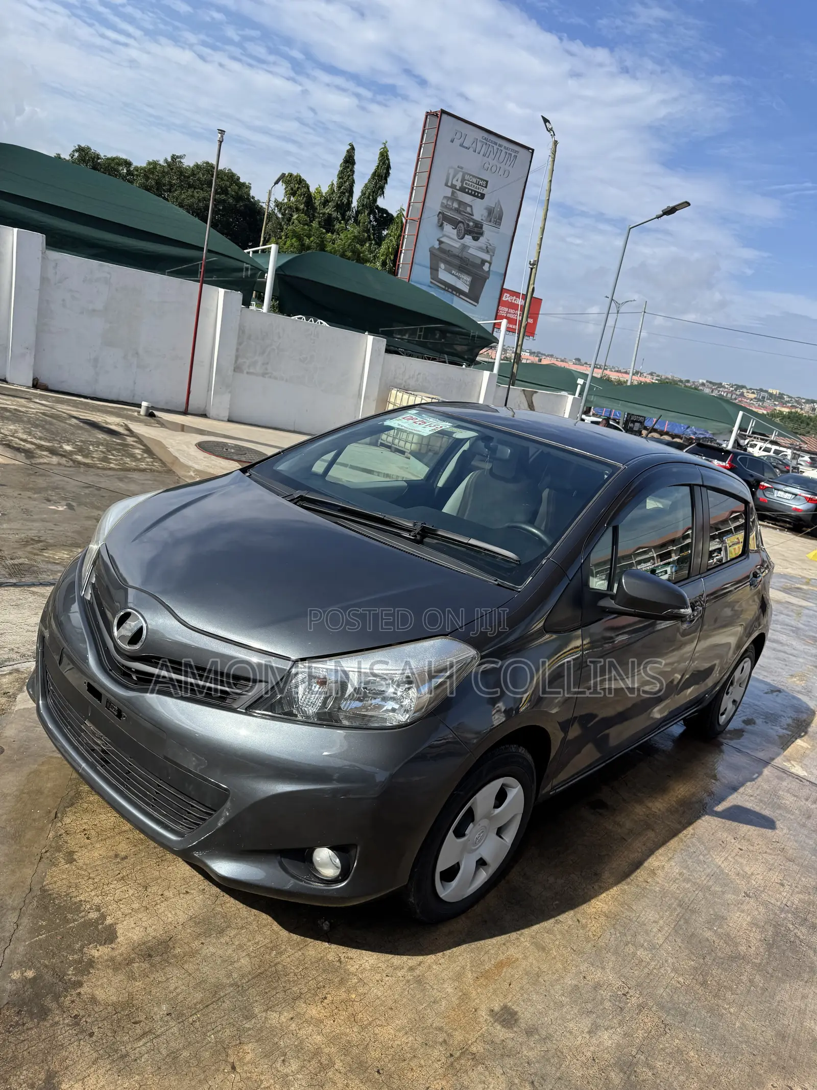 Toyota Vitz 1.5 FWD 5dr 2013 Gray