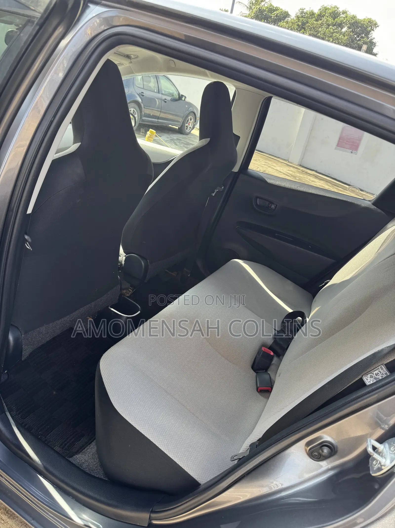 Toyota Vitz 1.5 FWD 5dr 2013 Gray