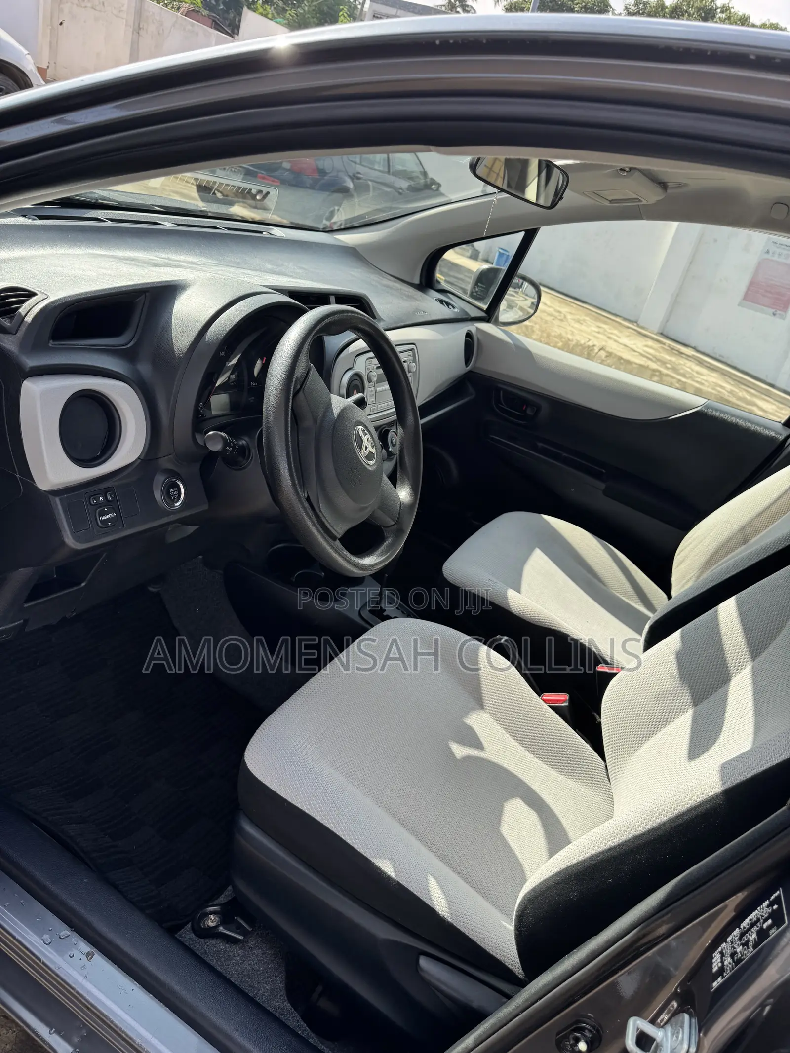 Toyota Vitz 1.5 FWD 5dr 2013 Gray