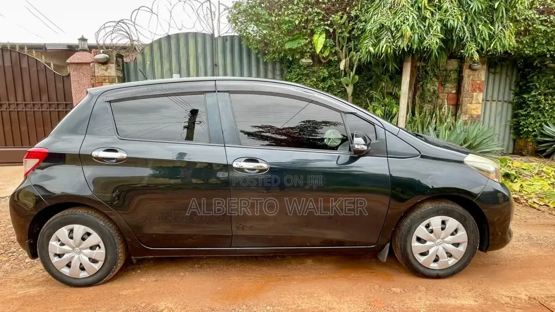 Toyota Vitz 2014 Black