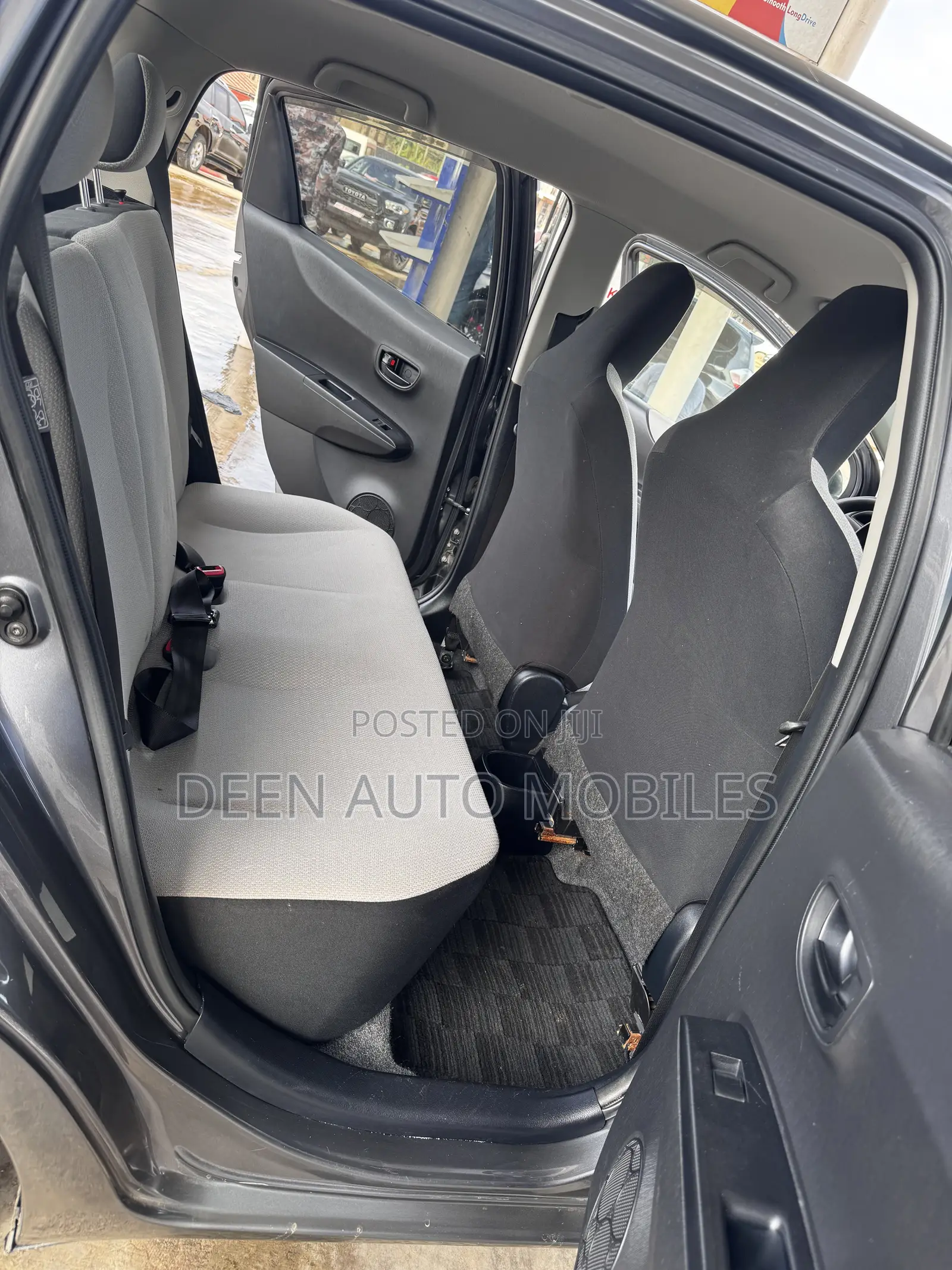 Toyota Vitz 1.5 FWD 5dr 2013 Gray