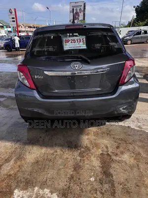 Toyota Vitz 1.5 FWD 5dr 2013 Gray