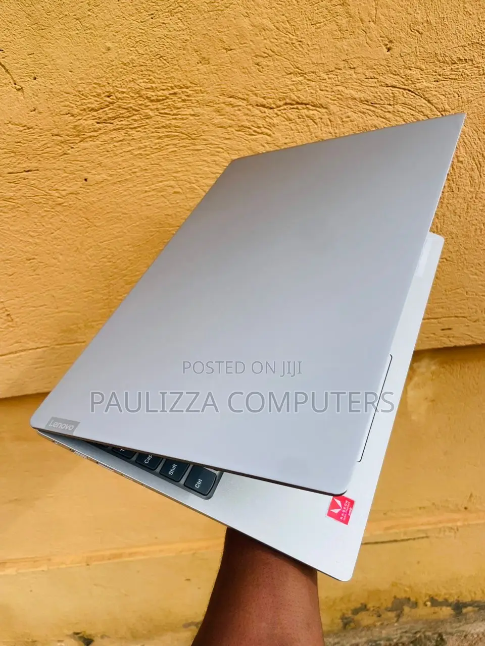 Laptop Lenovo IdeaPad 330S 8GB AMD Ryzen 5 HDD+SSD 256GB