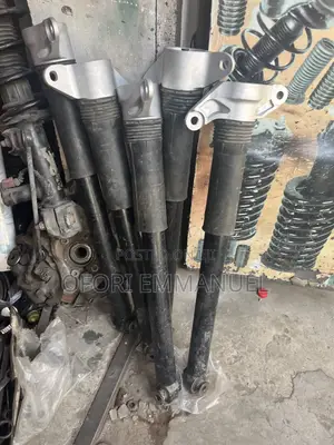 Range Rover Velar Back Shocks