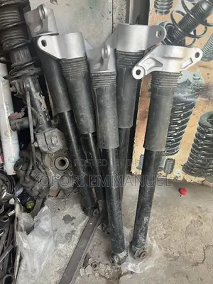 Range Rover Velar Back Shocks