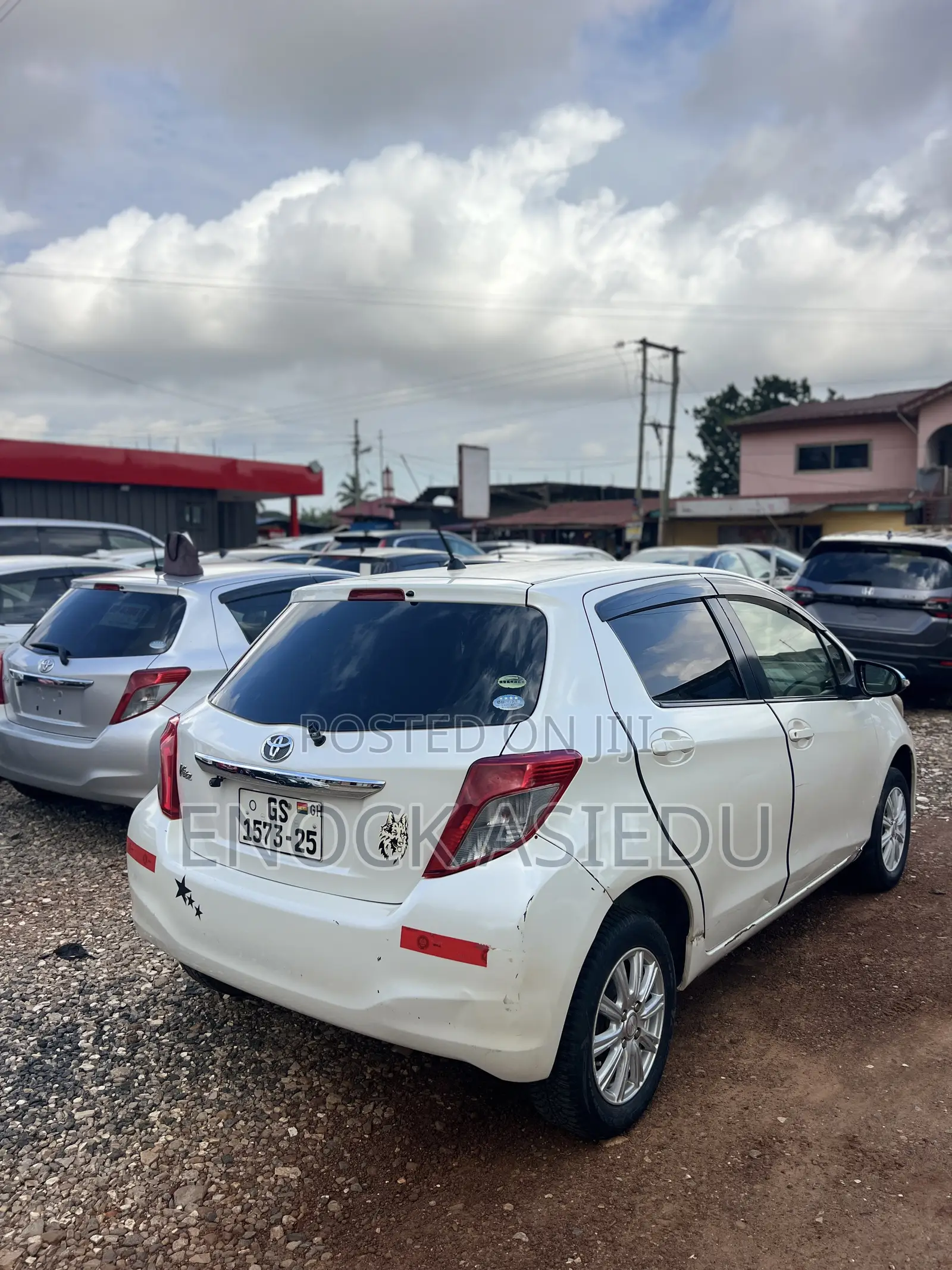 Toyota Vitz 1.0 FWD 5dr 2013 White