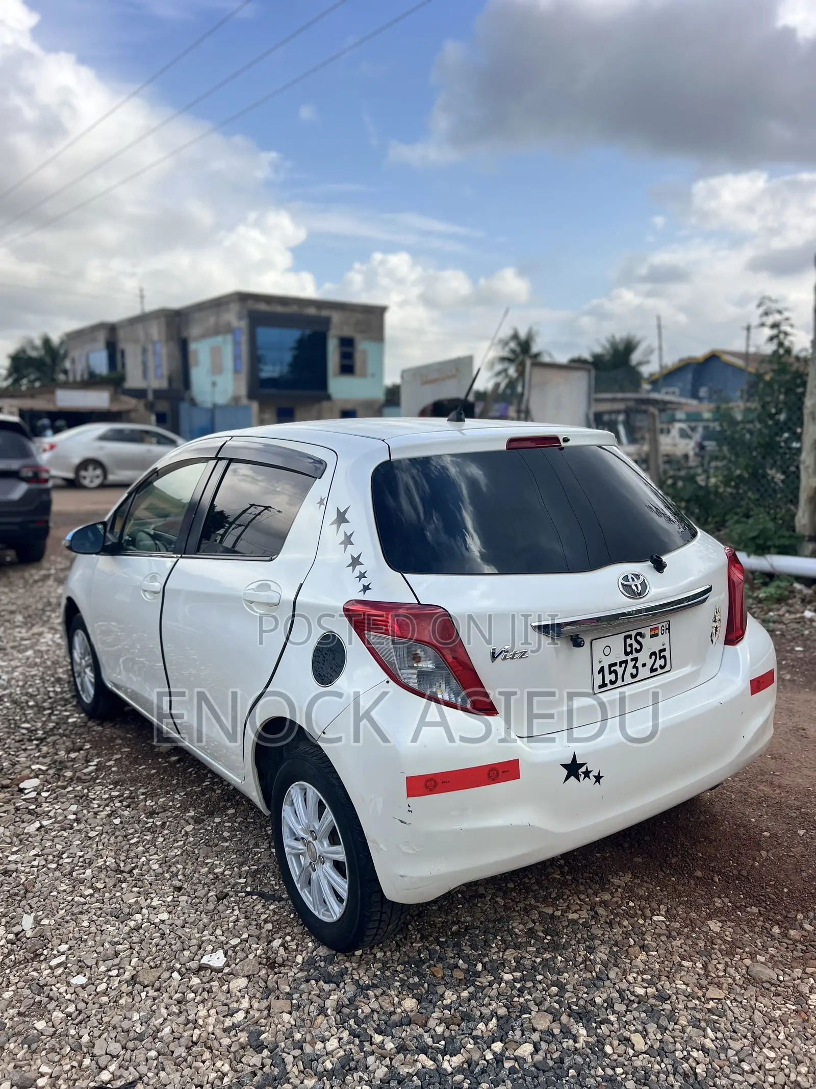 Toyota Vitz 1.0 FWD 5dr 2013 White