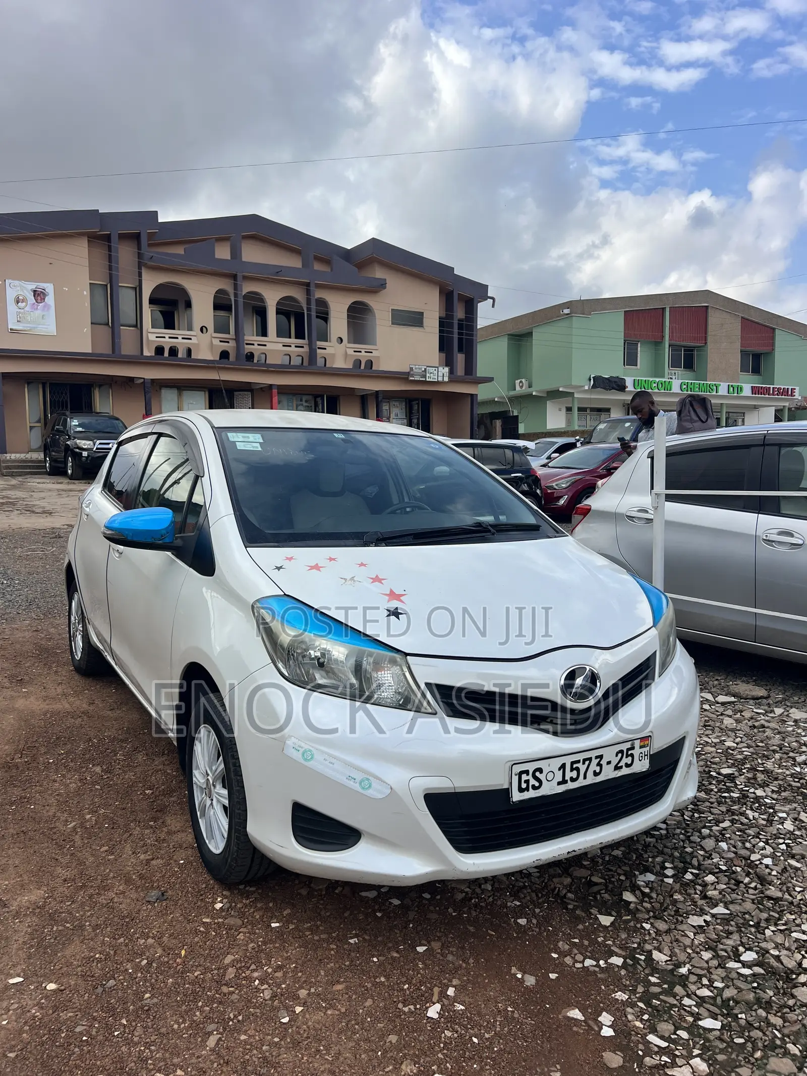 Toyota Vitz 1.0 FWD 5dr 2013 White