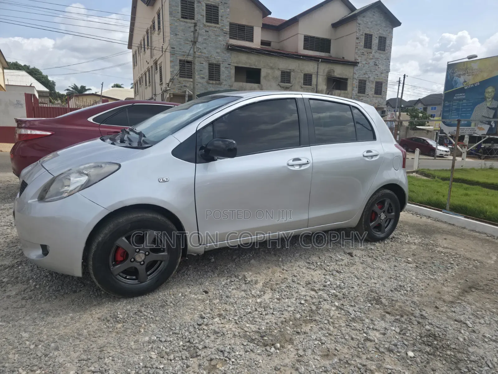 Toyota Vitz 1.0 FWD 5dr 2010 Gray