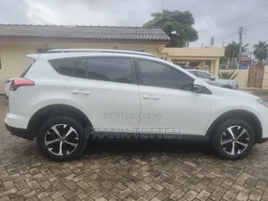 Toyota RAV4 2017 White