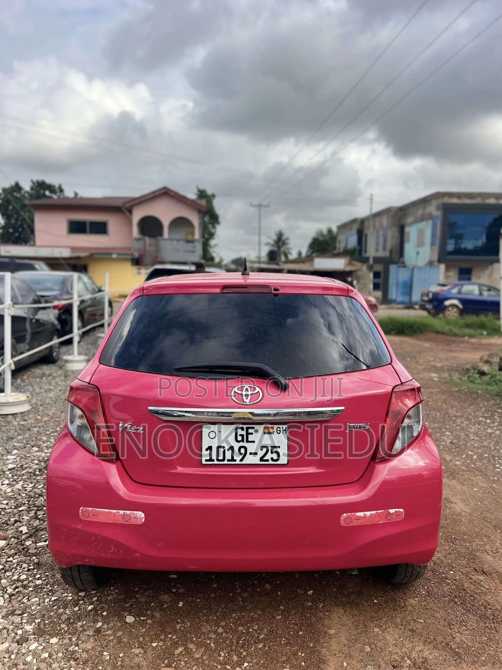 Toyota Vitz 1.0 FWD 5dr 2013 Pink