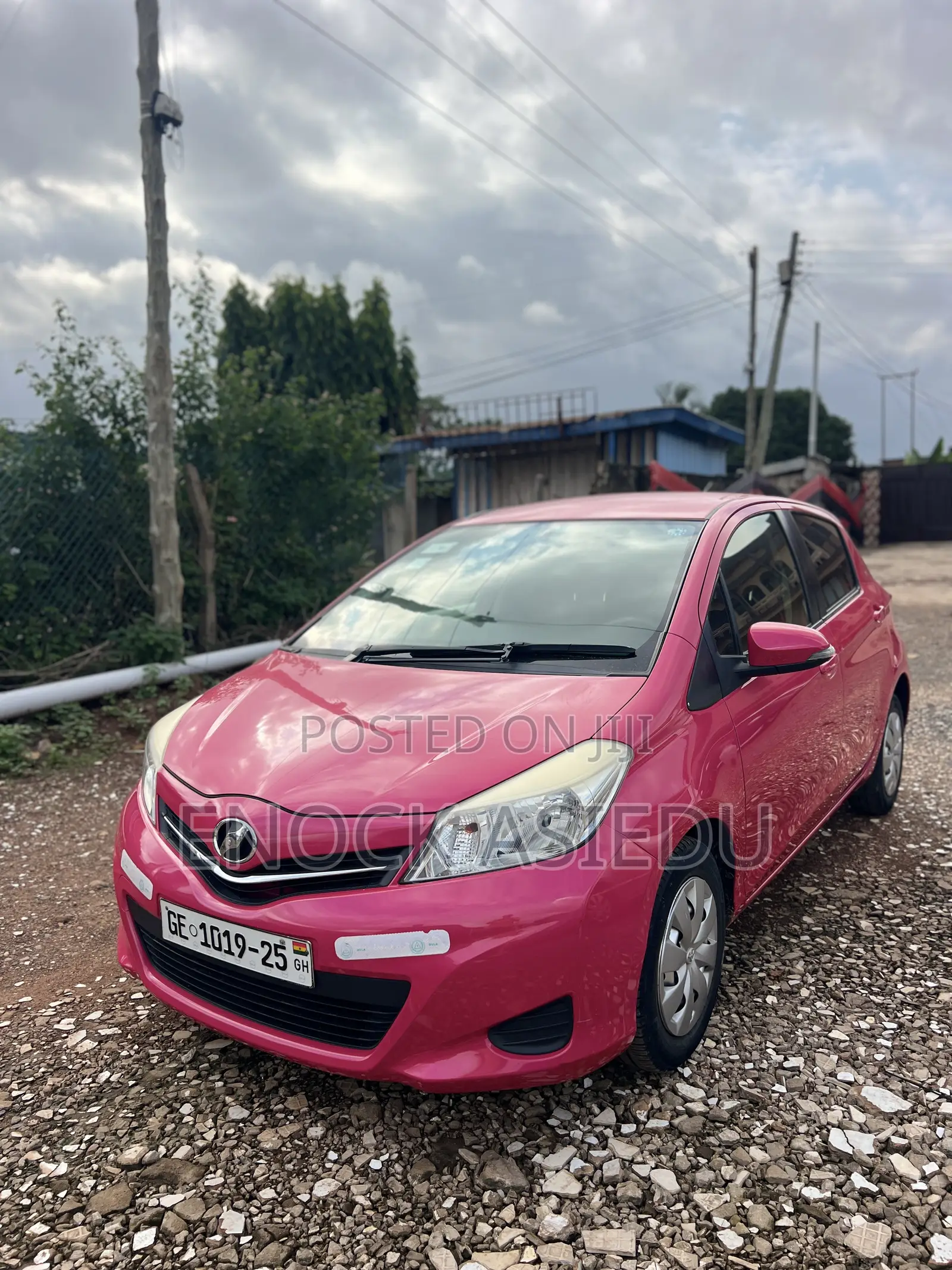 Toyota Vitz 1.0 FWD 5dr 2013 Pink