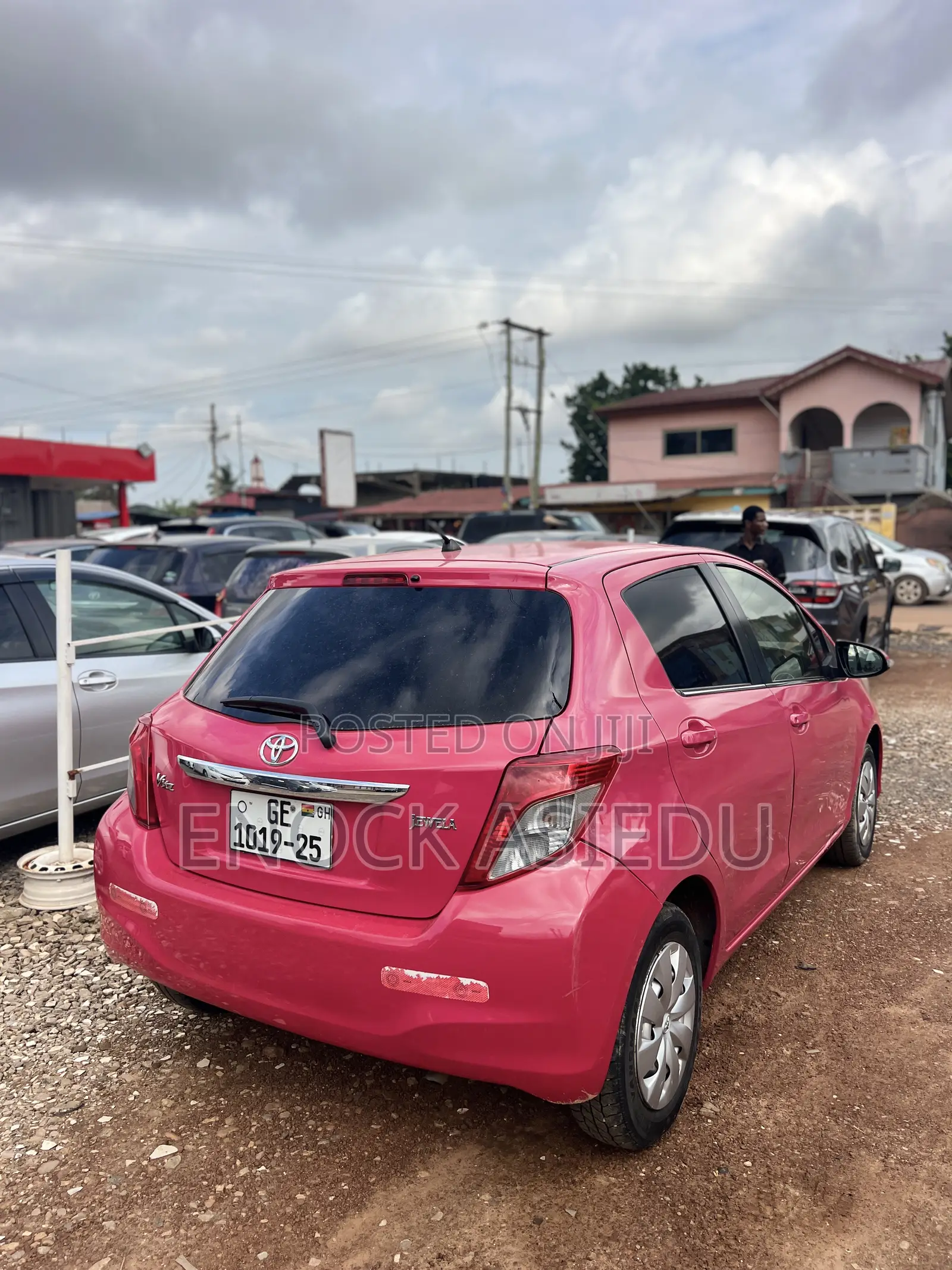 Toyota Vitz 1.0 FWD 5dr 2013 Pink