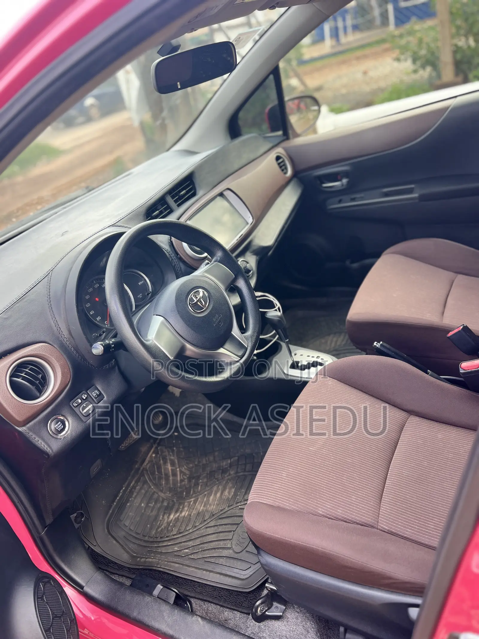 Toyota Vitz 1.0 FWD 5dr 2013 Pink