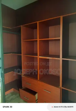5bdrm Mansion in Little. Rock, Dzorwulu for rent
