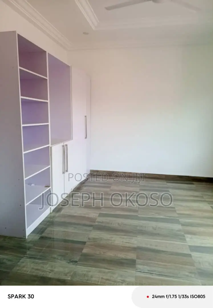 5bdrm Mansion in Little. Rock, Dzorwulu for rent