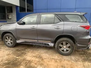 Toyota Fortuner 2021 Gray