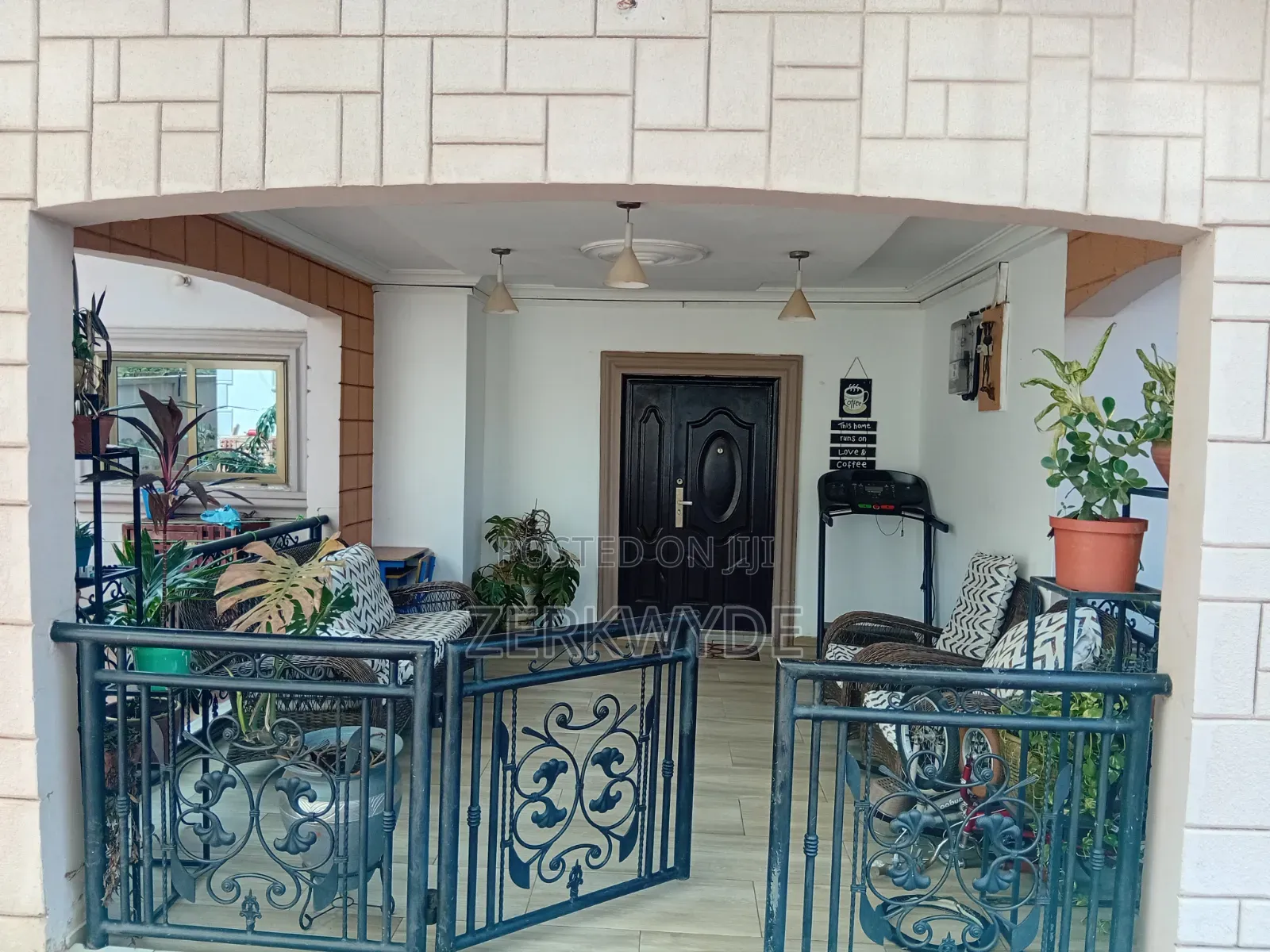 2bdrm House in Hfc Estate, Tema Metropolitan for rent