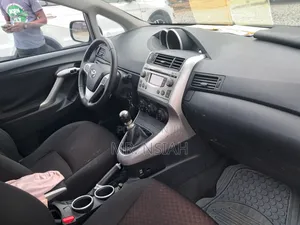 Toyota Verso 2012 Blue