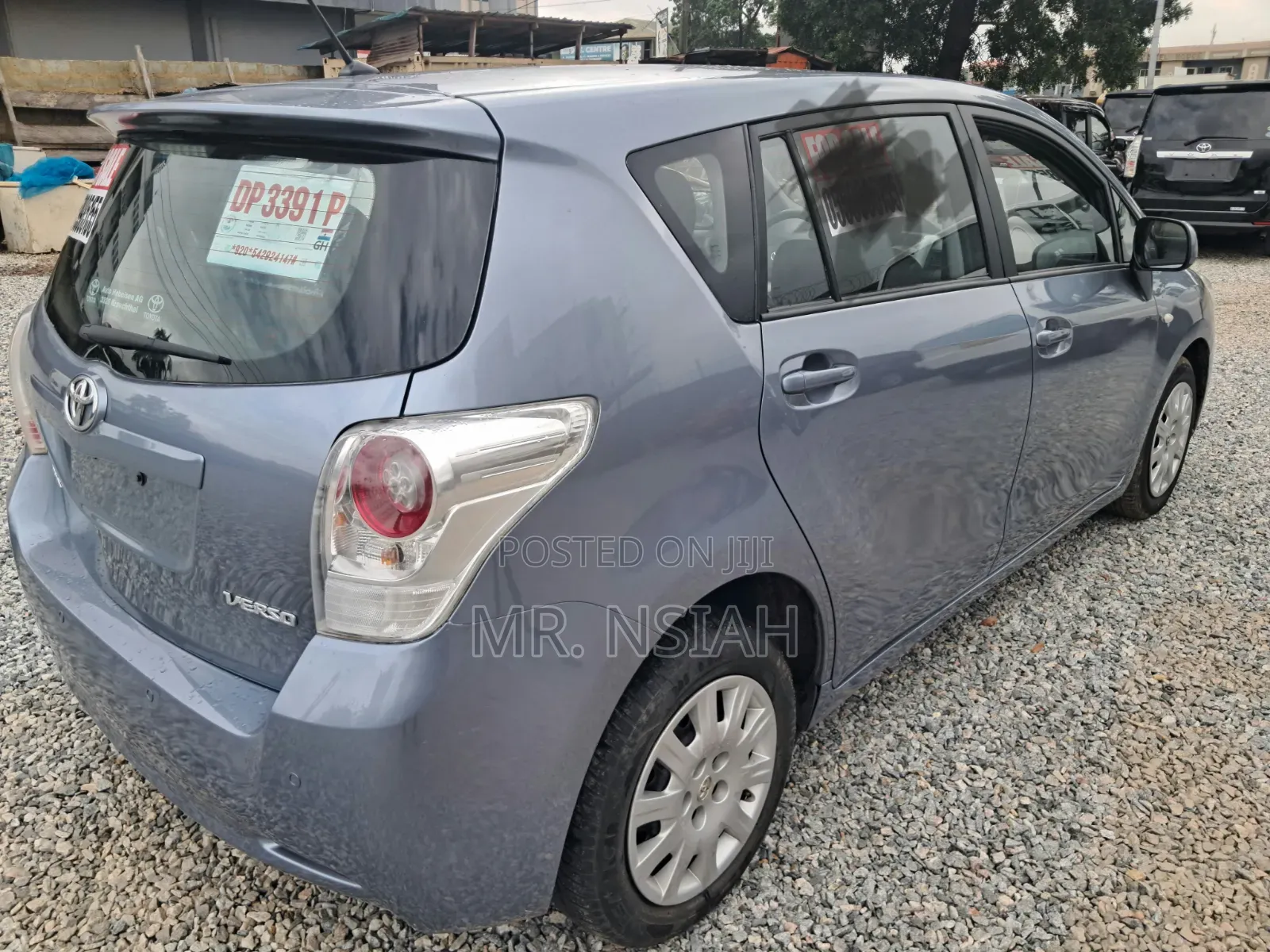 Toyota Verso 2012 Blue