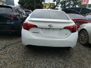 Toyota Corolla 2019 White