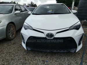 Toyota Corolla 2019 White