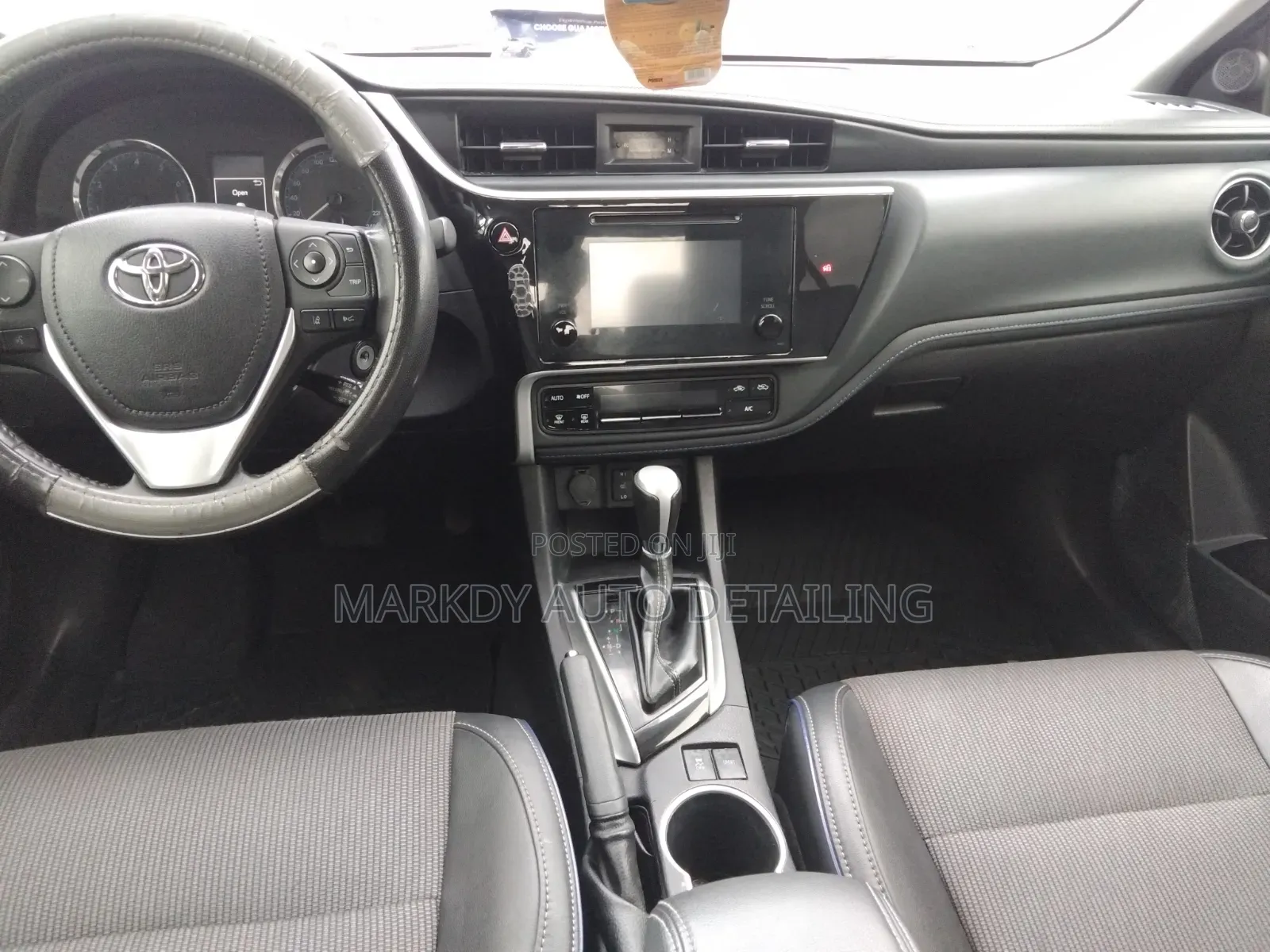 Toyota Corolla 2019 White