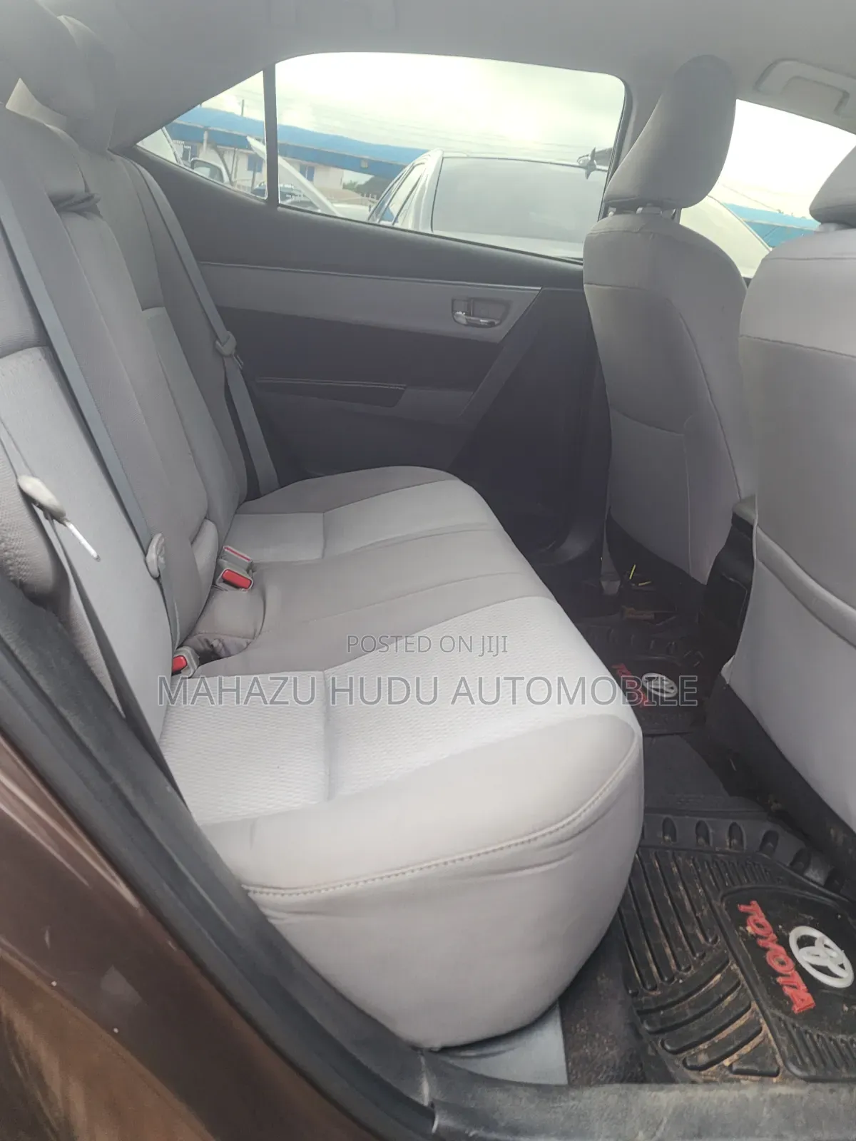 Toyota Corolla LE 4dr Sedan (1.8L 4cyl CVT) 2016 Brown