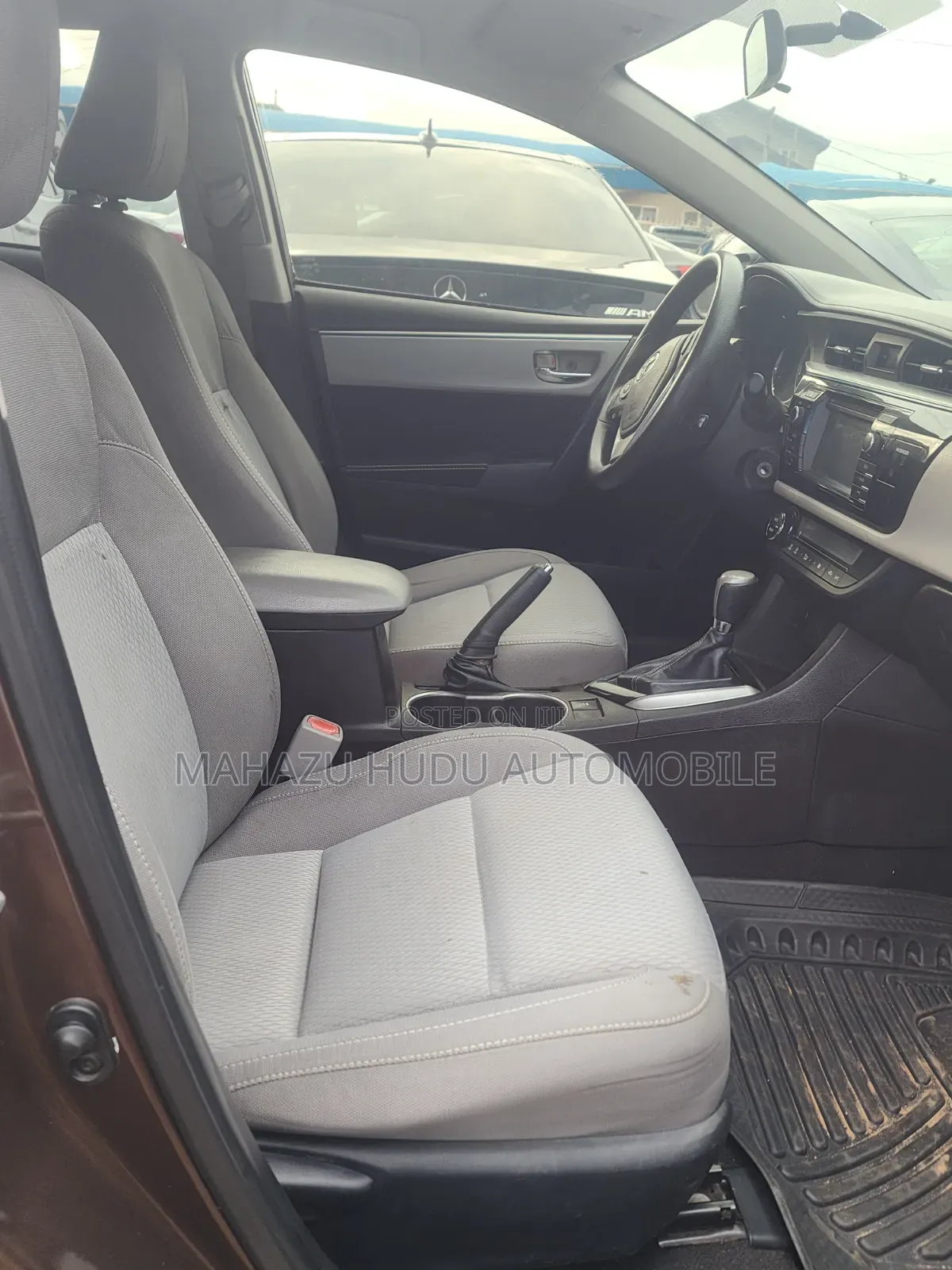 Toyota Corolla LE 4dr Sedan (1.8L 4cyl CVT) 2016 Brown