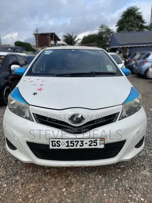 Toyota Vitz 1.0 FWD 5dr 2013 White