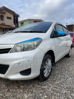 Toyota Vitz 1.0 FWD 5dr 2013 White