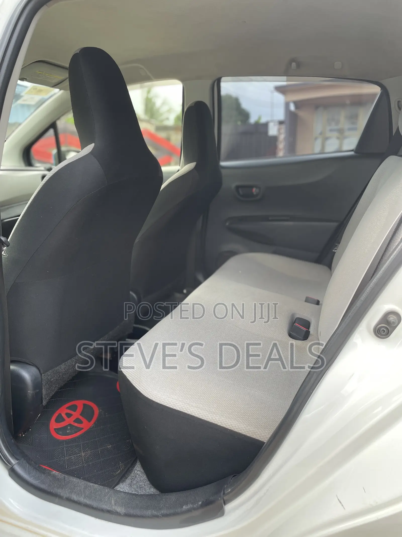 Toyota Vitz 1.0 FWD 5dr 2013 White