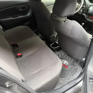 Toyota Vitz 1.5 FWD 5dr 2016 Gray