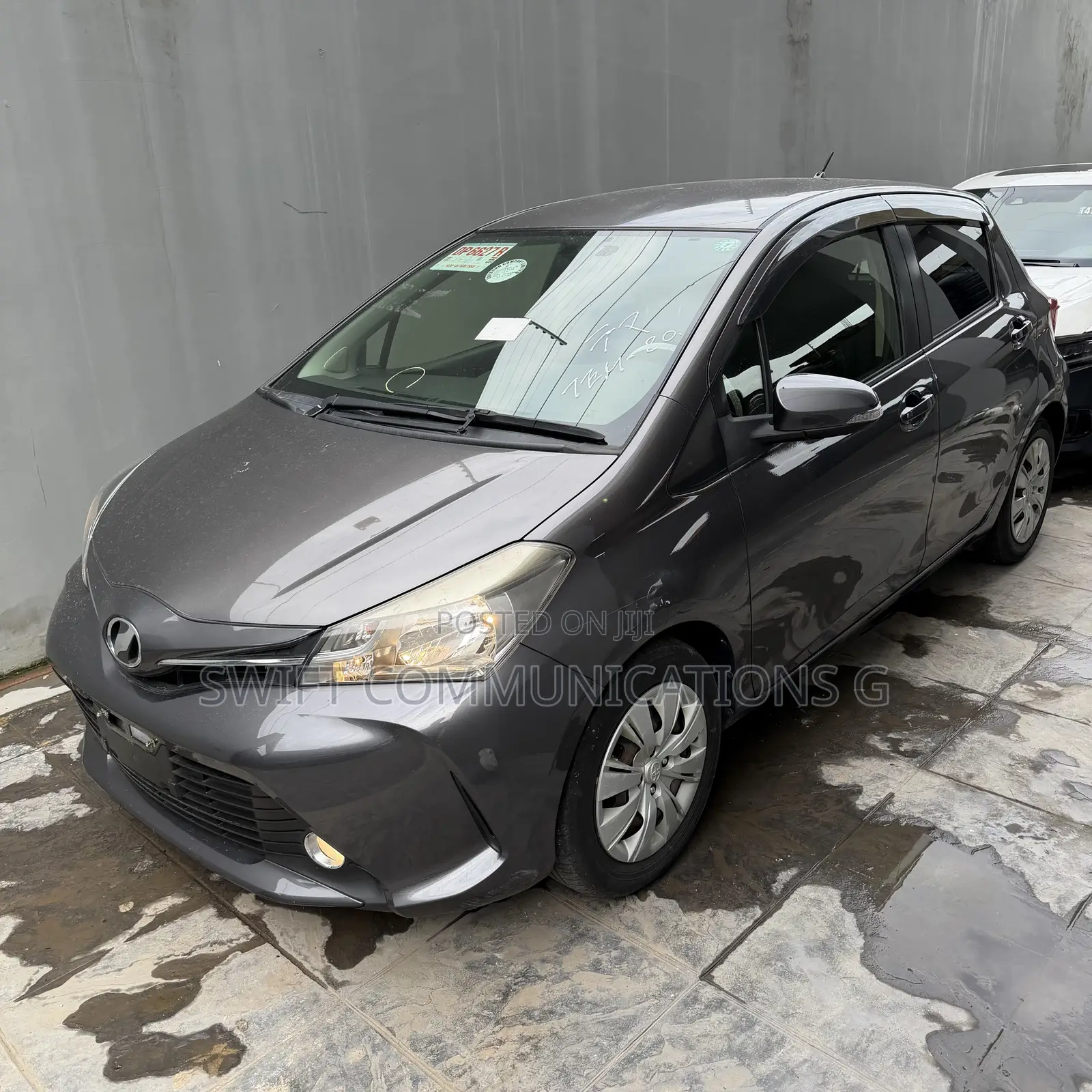 Toyota Vitz 1.5 FWD 5dr 2016 Gray