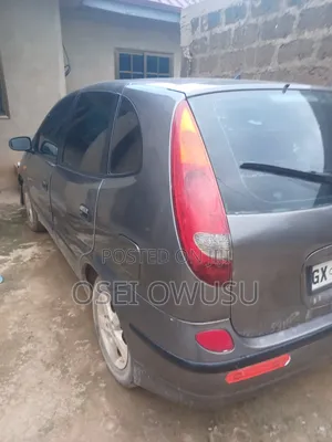 Nissan Almera Tino 1.8 2001