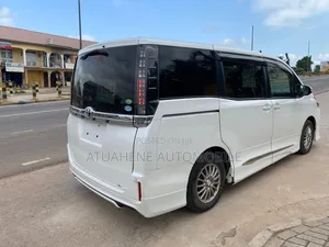 Toyota Voxy 2015 White