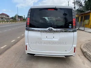 Toyota Voxy 2015 White
