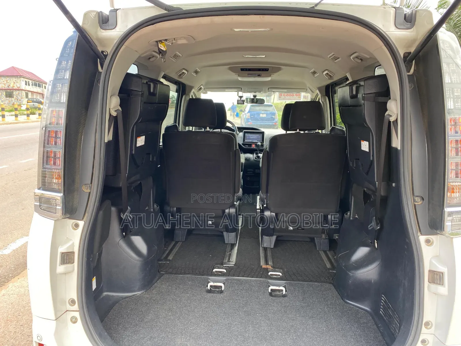 Toyota Voxy 2015 White