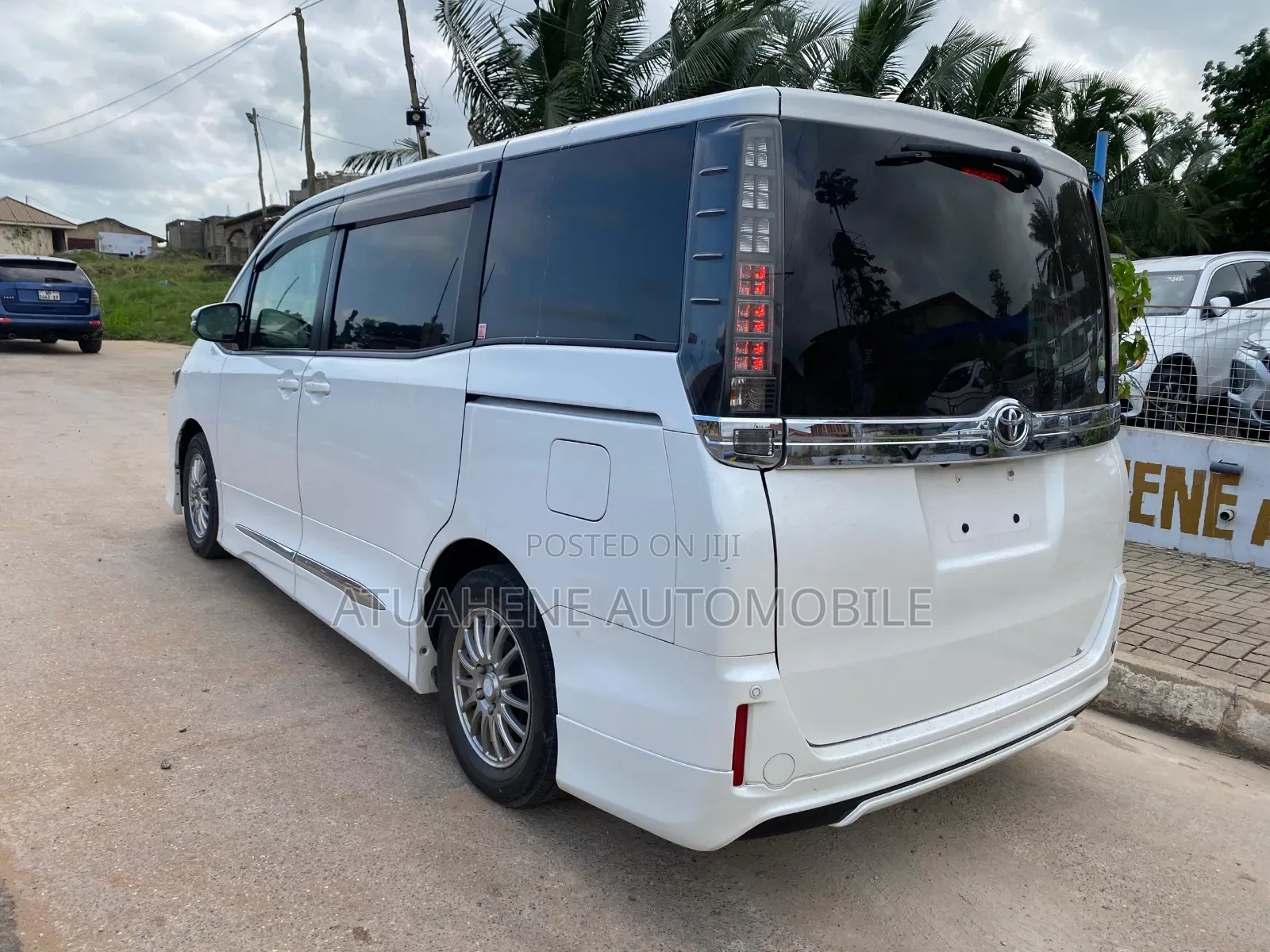 Toyota Voxy 2015 White